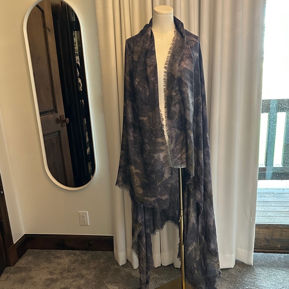 Elegant Cashmere Blue and Gray Women's Scarf